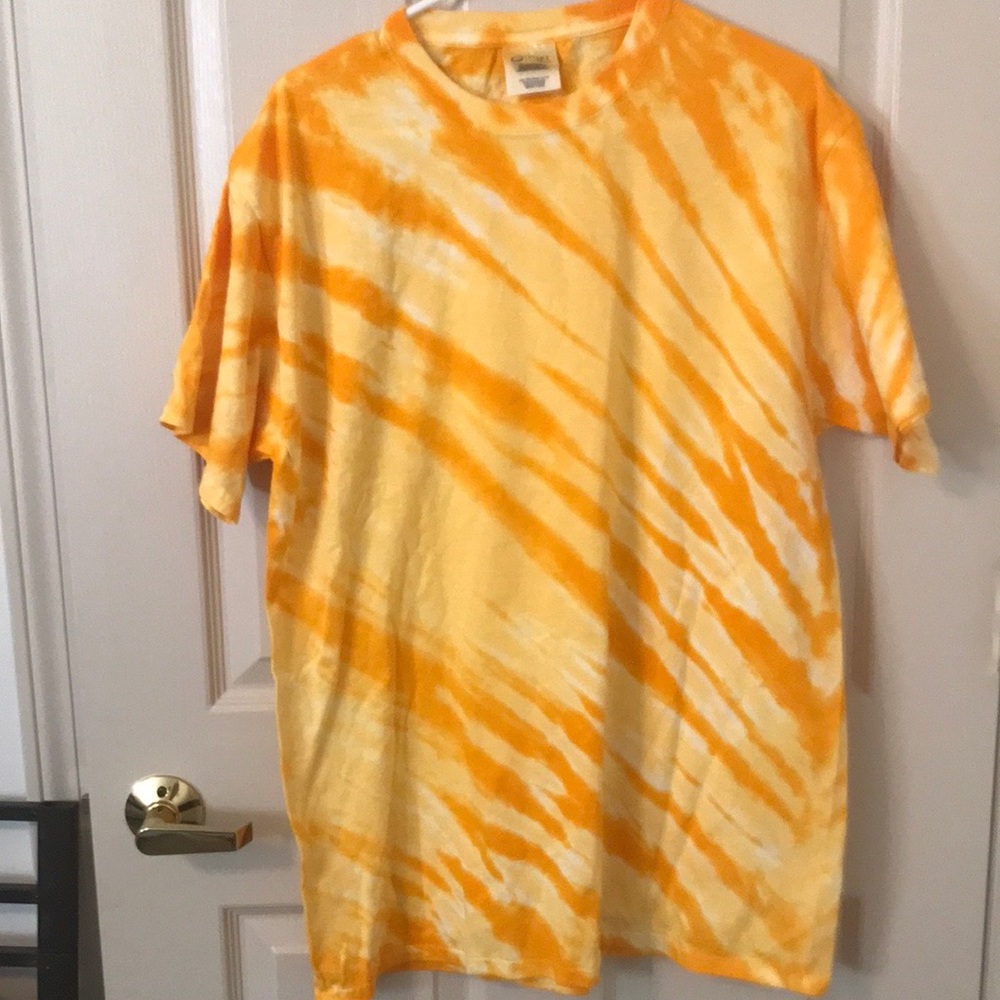 🌟C Port $ Co tie dye men’s  Lg yellow & orange